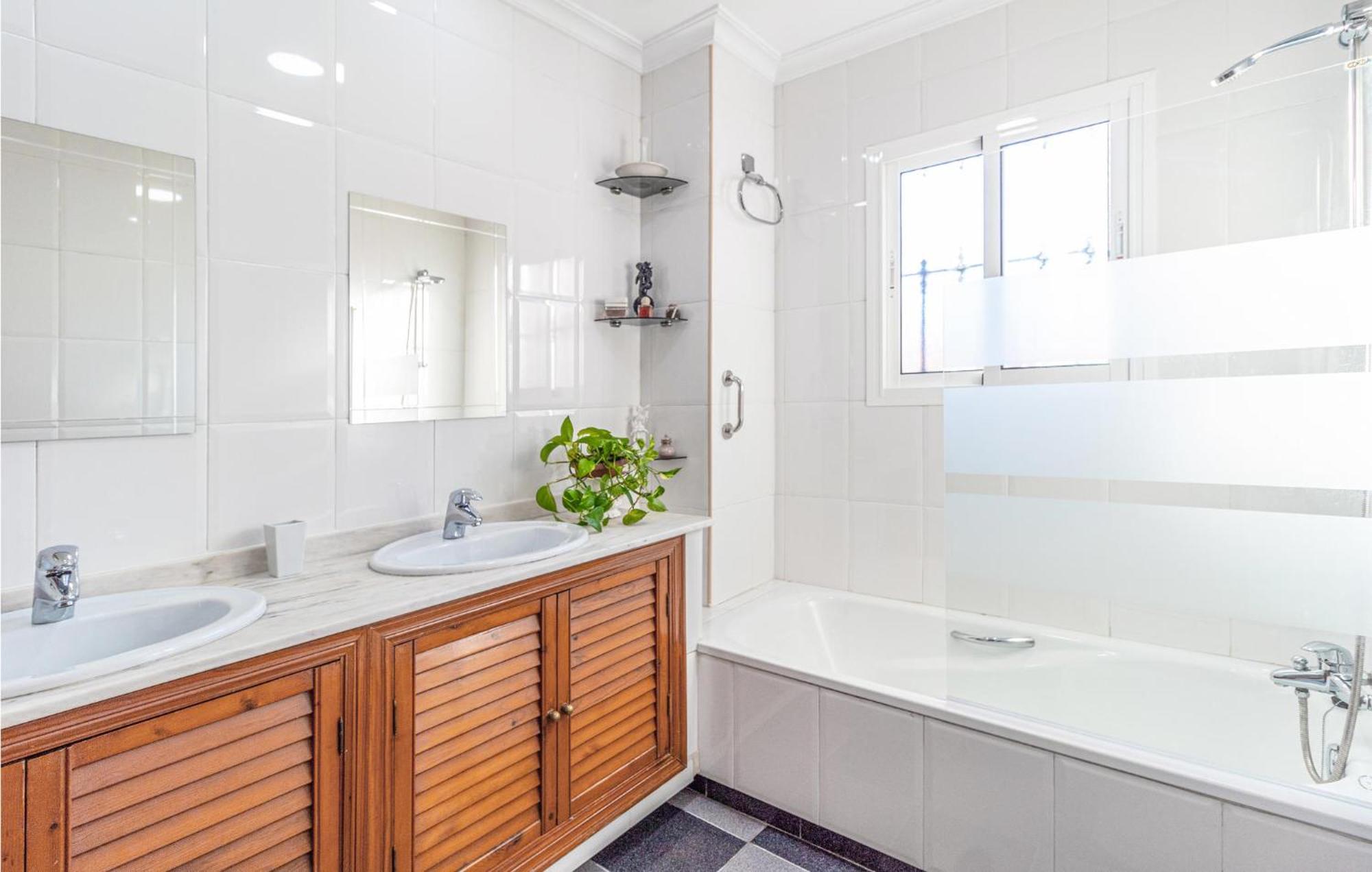 Stunning Home In Mlaga With 2 Bedrooms And Wifi Μάλαγα Εξωτερικό φωτογραφία